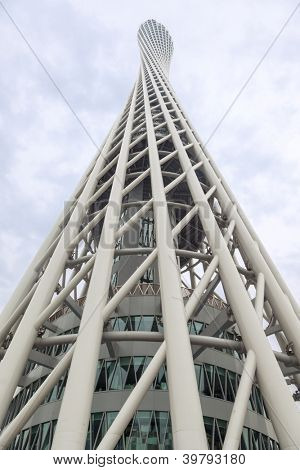 GUANGZHONG - 25 NOV: Guangzhou Canton TV Tower, 25 novembre 2011, Guangzhou, Chine. Il est devenu opérationnel
