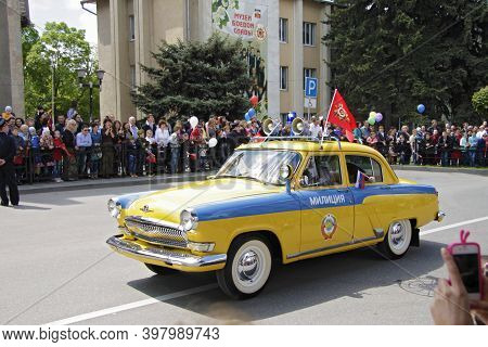 Retro Car Milition Volga On Victory Parade Of The 71th Anniversary Of The Victory Day, Pyatigorsk Ru