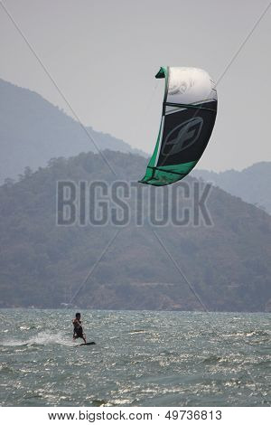Kitesurfing along calis beach