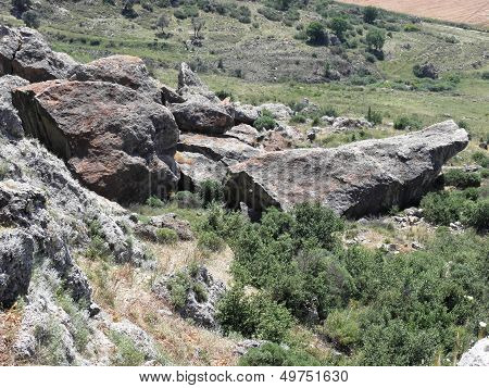 Collapse of huge rocks as a result of an earthquake
