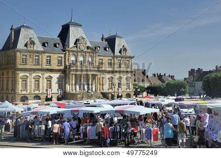 Tržiště v Autun