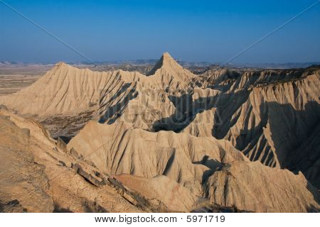 Bardenas 건물의 파노라마