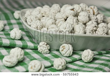 Sugar-coated chickpeas