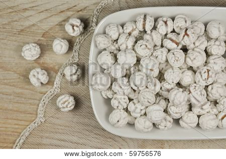 Sugar-coated chickpeas
