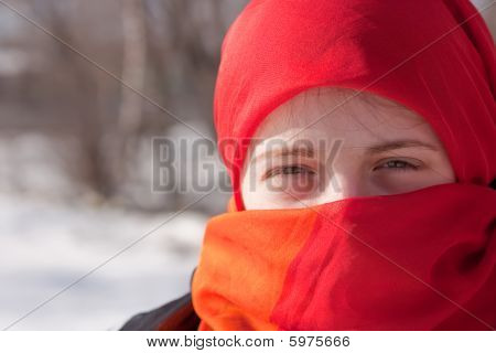 Ragazza In rossa Purdah