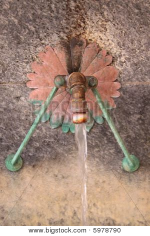 Tubo de latón de fuente