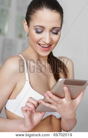 Woman In Bra Online Flirt