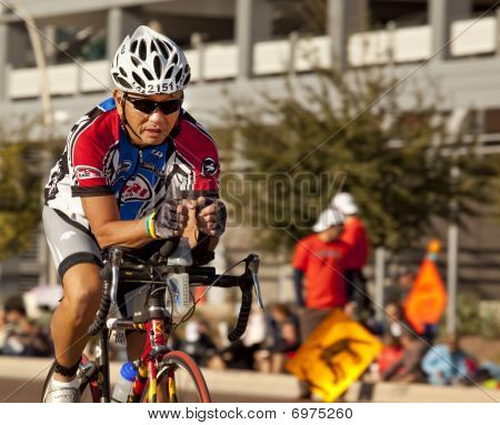 Arizona Ironman Triatlon verseny versenyző