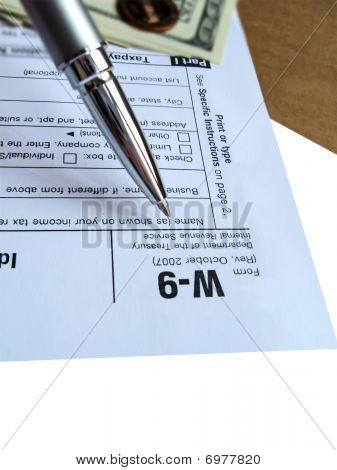 Denaro fiscale per entrate W-9 modulo fiscale