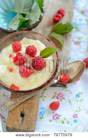 Rice pudding with raspberry.