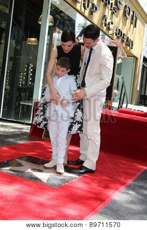 LOS ANGELES - MAY 1: Julianna Margulies, Kieran Lieberthal, Keith Lieberthal at the Julianna Margulies Hollywood Walk of Fame Star Ceremony at the Hollywood Boulevard on May 1, 2015 in Los Angeles, CA