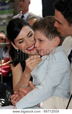 LOS ANGELES - MAY 1: Julianna Margulies, Kieran Lieberthal, Keith Lieberthal at the Julianna Margulies Hollywood Walk of Fame Star Ceremony at the Hollywood Boulevard on May 1, 2015 in Los Angeles, CA