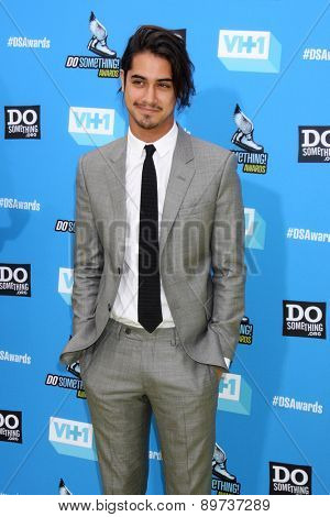 LOS ANGELES - JUL 31:  Avan Jogia arrives at the 2013 Do Something Awards at the Avalon on July 31, 2013 in Los Angeles, CA