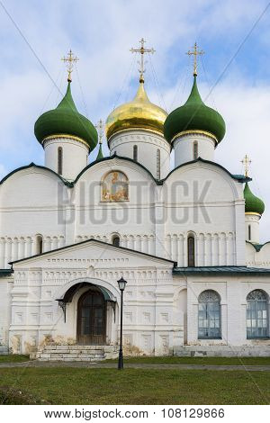 Transfiguration Cathedral in St. Euthymius monastery at Suzdal was built the 16th century. Golden Ri
