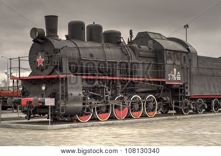 Black Steam Locomotive With Red Star