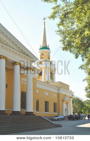 Presso il cortile della Chiesa