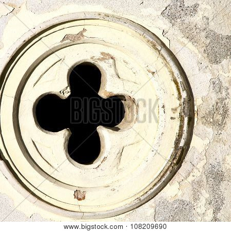 Rose Window  Italy  Lombardy         Abbiate    Old