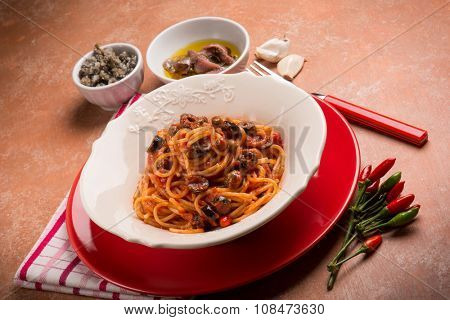 spaghetti puttanesca
