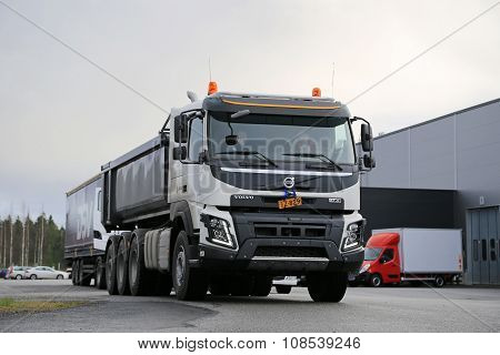 Volvo FMX XPro Ready For A Test Drive