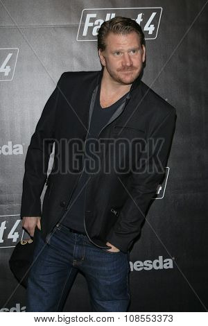 LOS ANGELES - NOV 05:  Dash Mihok at the Fallout 4 video game launch  at the downtown on November 05, 2015 in Los Angeles, CA
