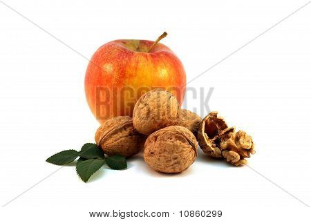 Apple and walnuts