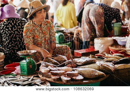 Nha Trang, Vietnam - Circa March 2015 - Unidentified Seafood And Fish Seller At Fish Market