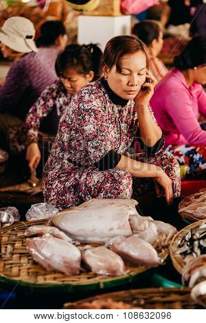 Nha Trang, Vietnam - Circa March 2015 - Unidentified Seafood And Fish Seller At Fish Market