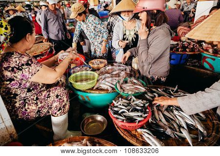 Nha Trang, Vietnam - Circa March 2015 - Unidentified Seafood And Fish Seller At Fish Market