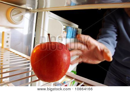 Apple på køleskabet