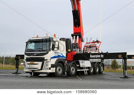 Volvo FM Truck Equipped With Heavy Crane