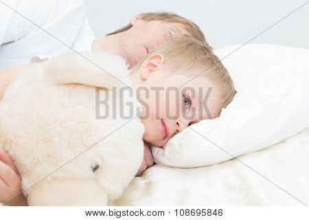 child wake up in early morning