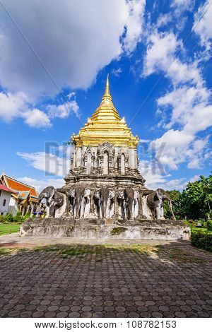 Chedi Chang Lom And Viharn, Wat Chiang Man Temple, Chiang Mai, Thailand.