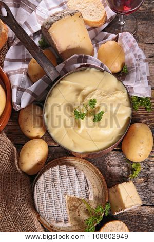 aligot, cheese fondue with potato