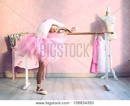 Girl Prepare For Classical Dance Lesson
