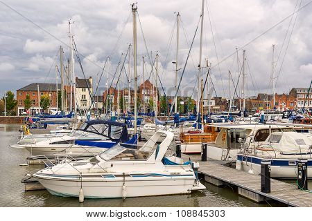 Hull Marina