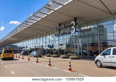 Ingang Vertrekhal 3 Schiphol