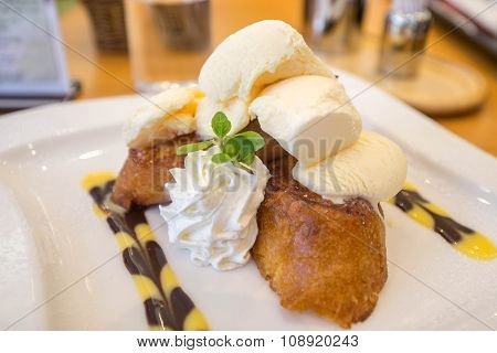 Honey Toast ( French Toast) Is Sweet Food.