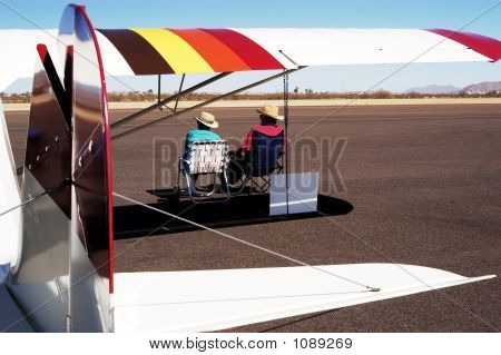 ภายใต้ปีก