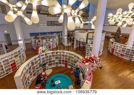 Contemporary Library Interior