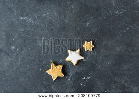 Gingerbread cookies on a gray background. Christmas cookies.