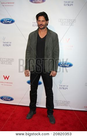 LOS ANGELES - 9 JUN: Joe Manganiello arrivando all'arte di Elysium ritorno di Ford Mustang Boss Eva
