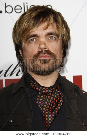 LOS ANGELES - APR 12: Peter Dinklage presso la World Premiere di 'Death At A Funeral' tenutasi presso il Arcli