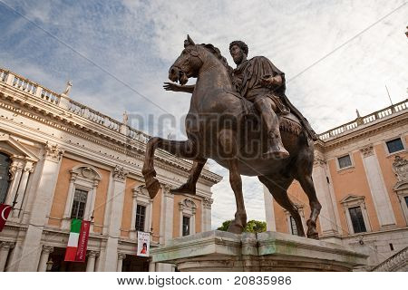 Sulla Piazza Del Campidoglio