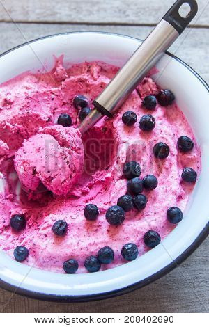 Homemade Berry Ice Cream