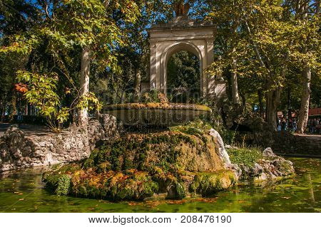 Old fountain in piazza del fiocco, Rome