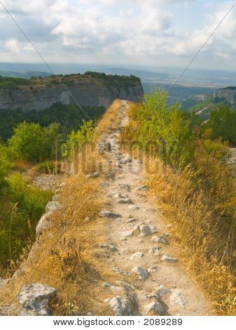 Pathway og afgrund i bjergene