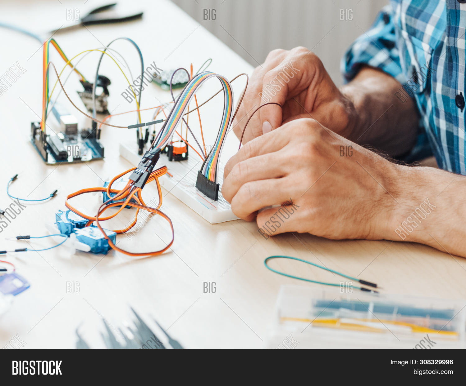 Физические инструменты. Квартирник неон. Biosphere insomnia. Инженерный эксперимент в электротехнике. Эксперимент электроника.