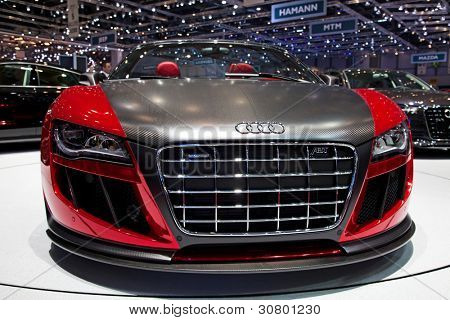 Женева - 8 марта: Audi TT Quattro на дисплее на 81-o международном мотор шоу Palexpo-Женева