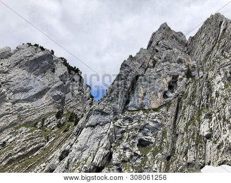 Bockmattlistock Mountain Above The Valley Wagital Or Waegital And Alpine Lake Wagitalersee (waegital