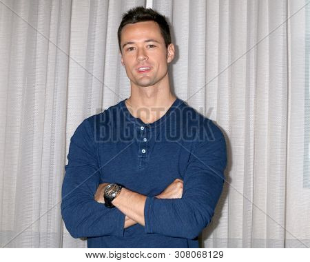 LOS ANGELES - JUN 22:  Matthew Atkinson at the Bold and the Beautiful Fan Club Luncheon at the Marriott Burbank Convention Center on June 22, 2019 in Burbank, CA